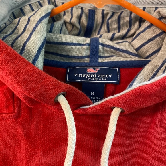Vineyard Vines Pull Over - Picture 3 of 3
